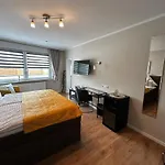 Wohnraum Gaeste- & Boardinghaus Отель Gusterath