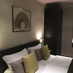 Wohnraum Gaeste- & Boardinghaus Отель 3*