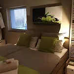 Wohnraum Gaeste- & Boardinghaus Отель 3*