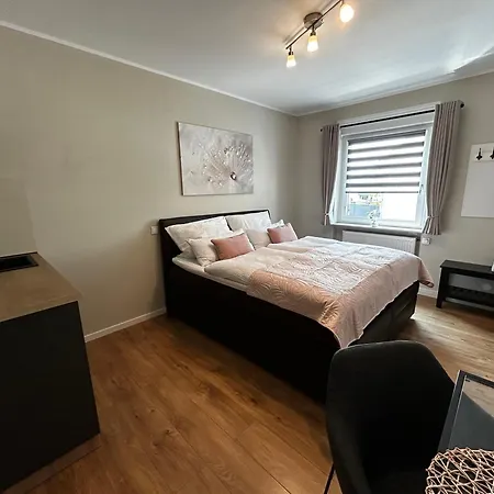 Wohnraum Gaeste- & Boardinghaus Szálloda