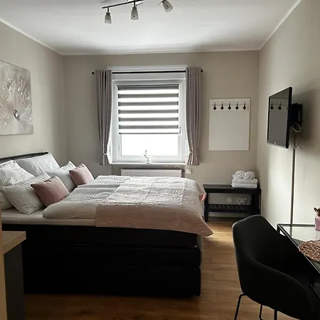 Wohnraum Gaeste- & Boardinghaus Szálloda 3*