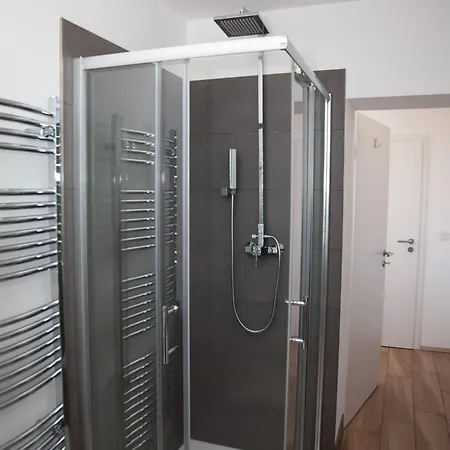 Szálloda Wohnraum Gaeste- & Boardinghaus Gusterath