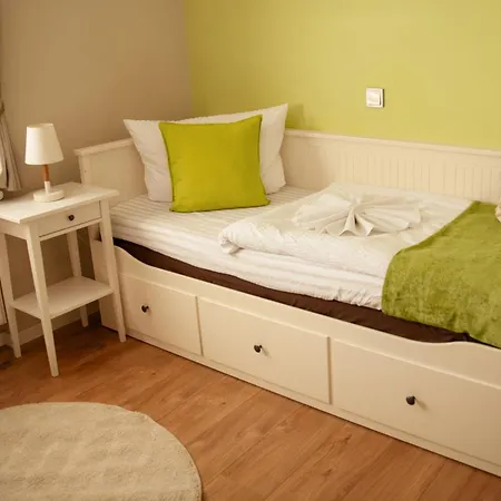 Szálloda Wohnraum Gaeste- & Boardinghaus Gusterath