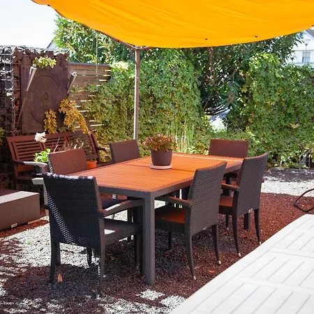 Wohnraum Gaeste- & Boardinghaus Szálloda