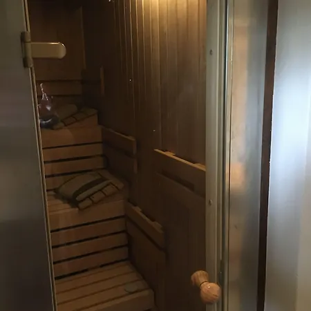 Wohnraum Gaeste- & Boardinghaus Szálloda