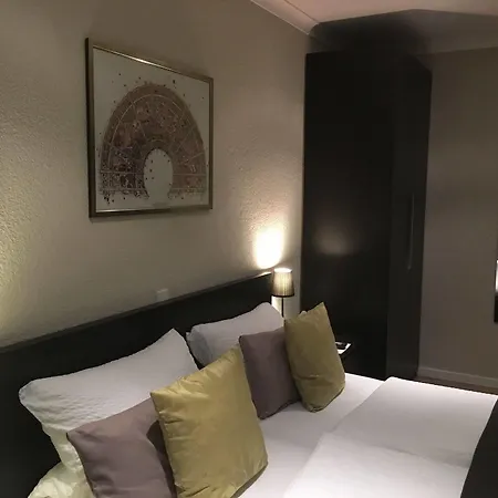 Wohnraum Gaeste- & Boardinghaus Hotel Gusterath
