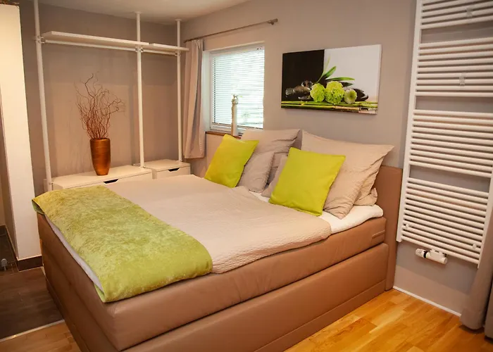 Wohnraum Gaeste- & Boardinghaus ホテル