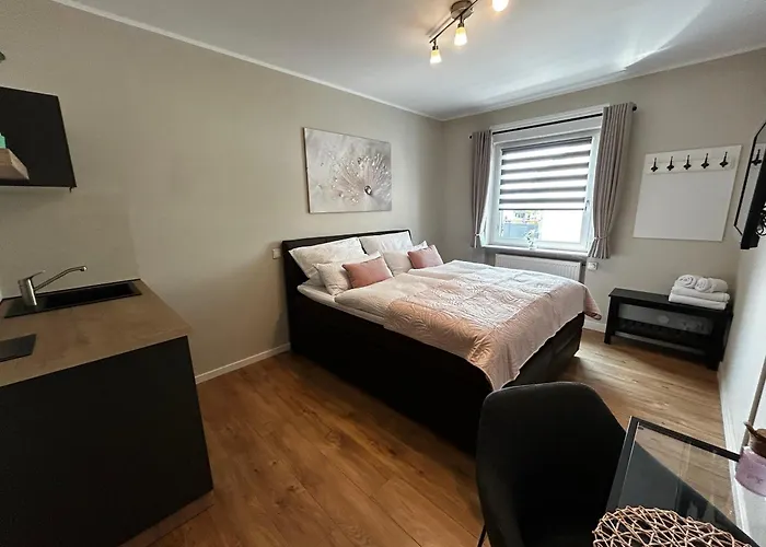 Wohnraum Gaeste- & Boardinghaus ホテル