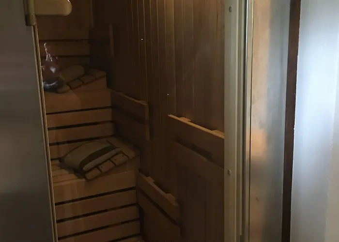 Wohnraum Gaeste- & Boardinghaus ホテル